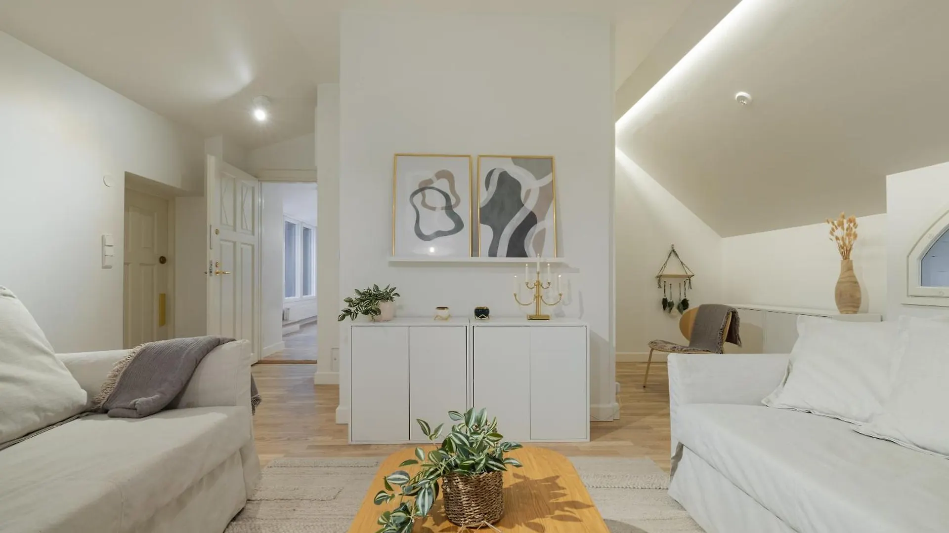 Toeoeloe Penthouse Apartments Helsinki